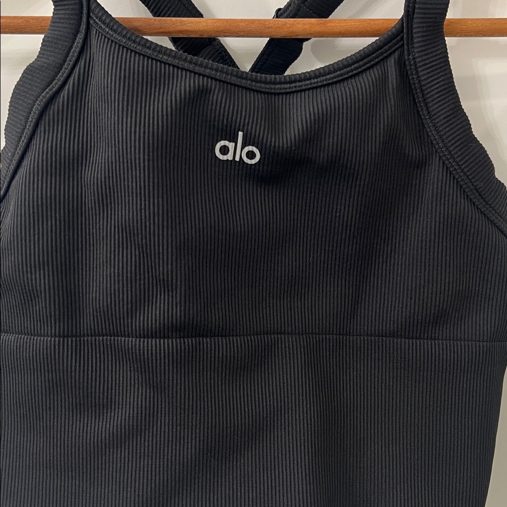 ALO Yoga Black Crop Top - Picture 2 of 7